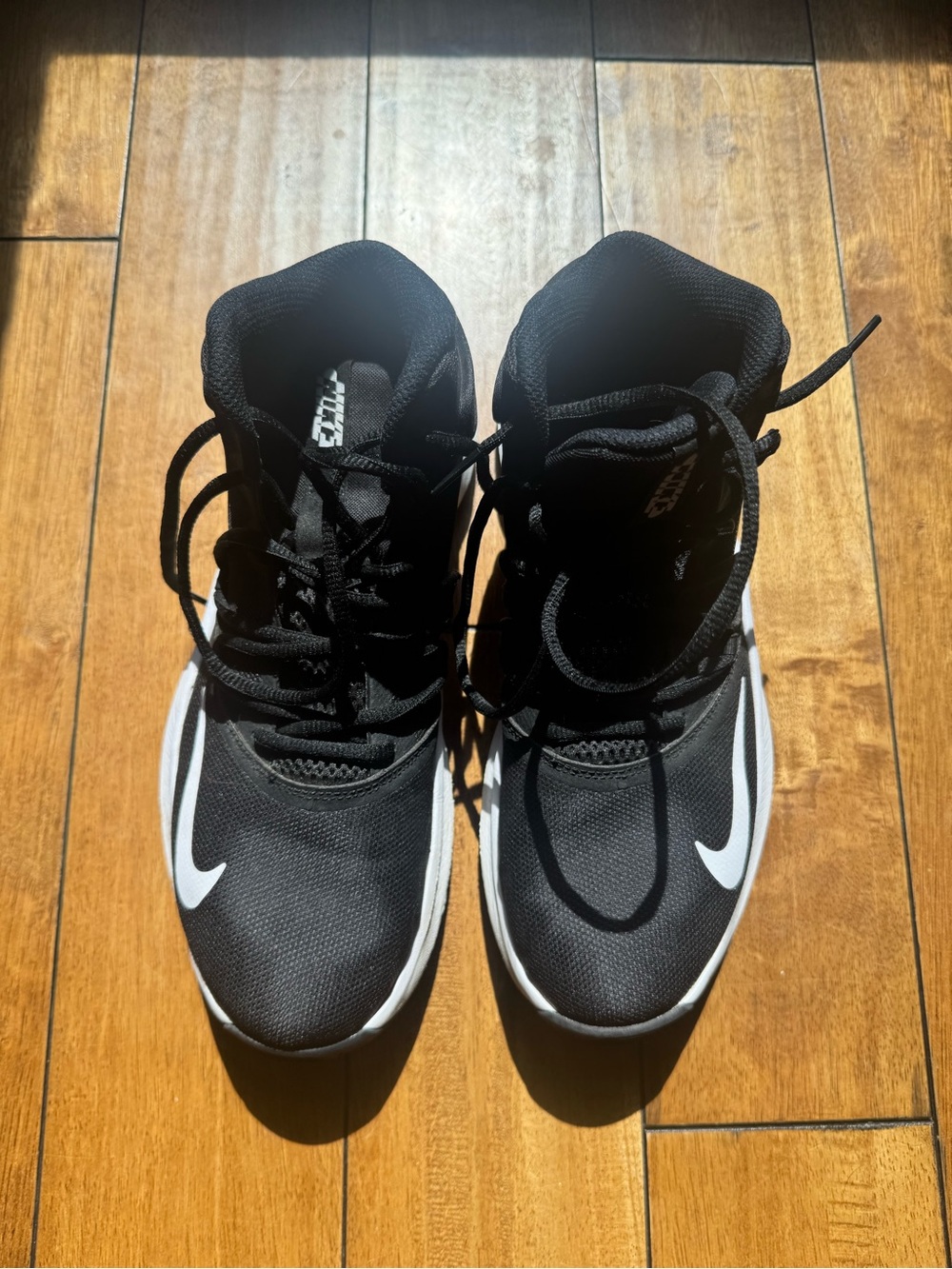 Nike Men's Black Basketball Shoes 9.5 - Picture 6 of 9